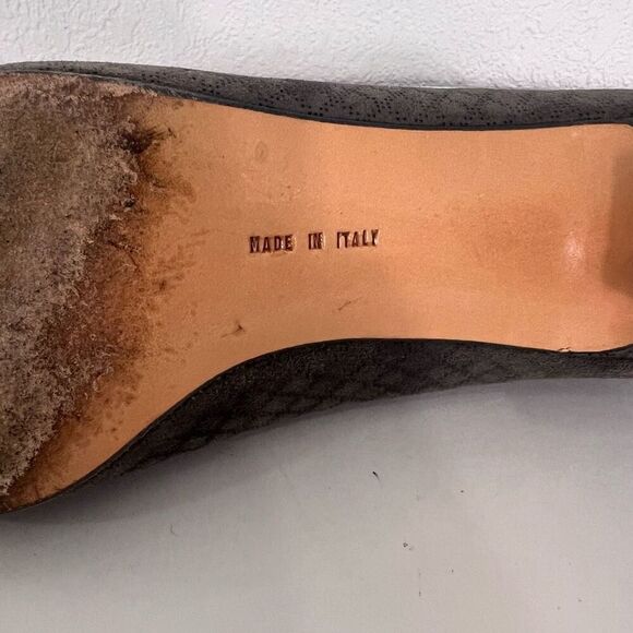 Salvadore Ferragamo Grey Suede Diamond Pattern Low Heels - Picture 8 of 11